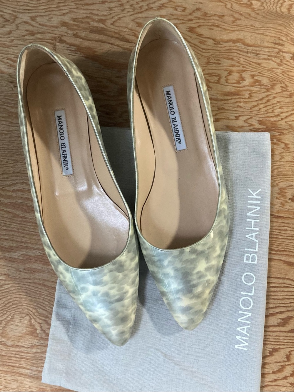 Manolo Blahnik BB flats EUC